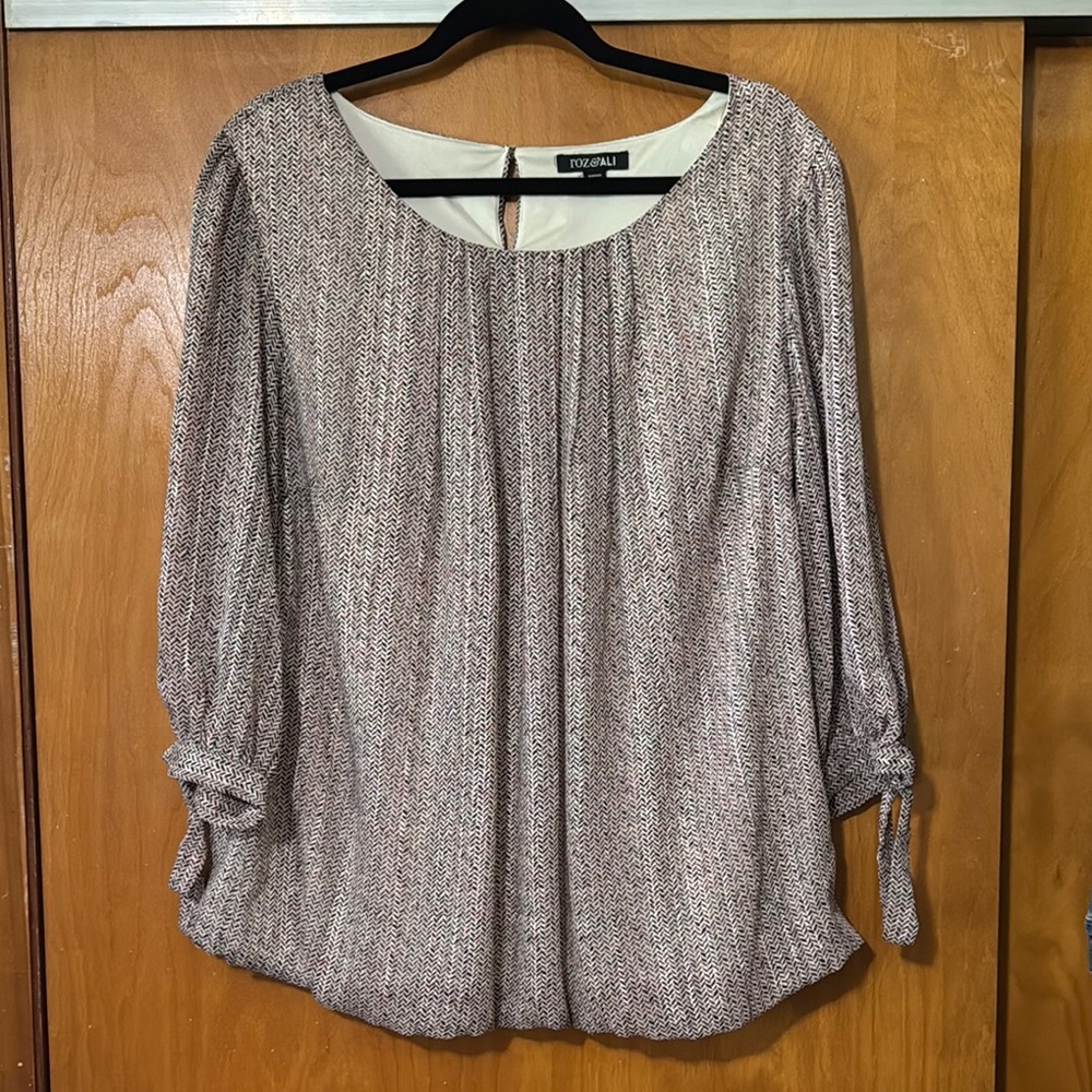 Roz & Ali Black and White Textured Blouse